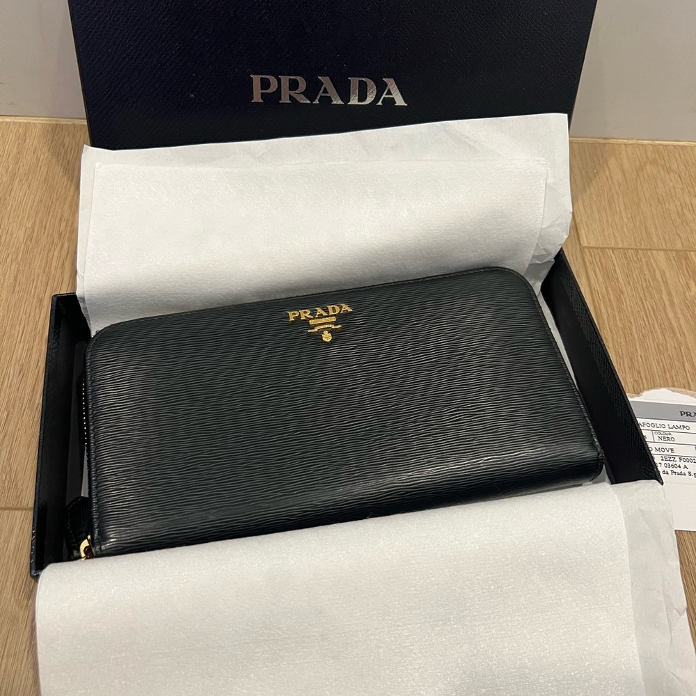Prada Zip-Around Saffiano Leather Wallet Portafoglio Lampo (Black/Gold)